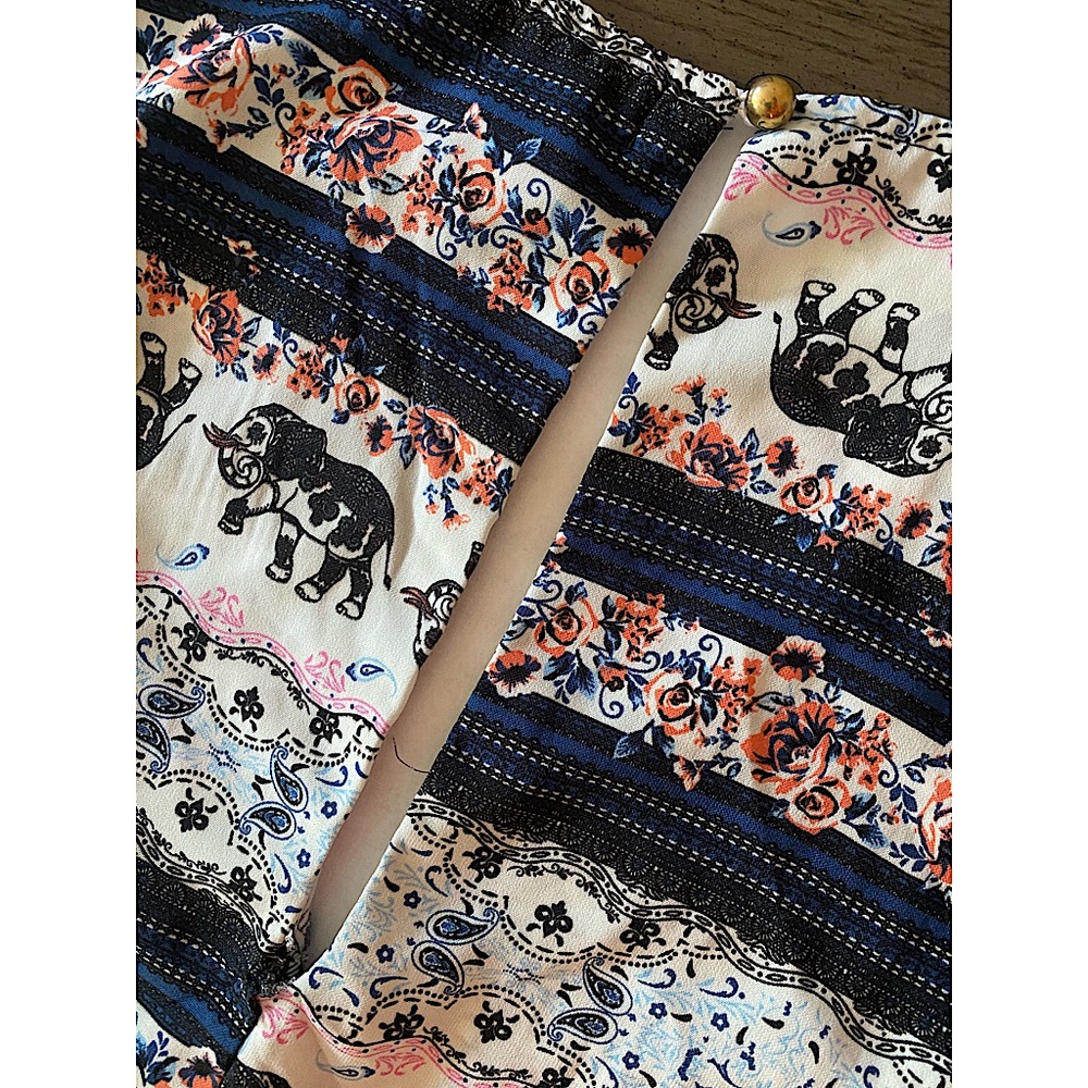 Colorful Romper w/ Ruffle - Picture 4 of 6